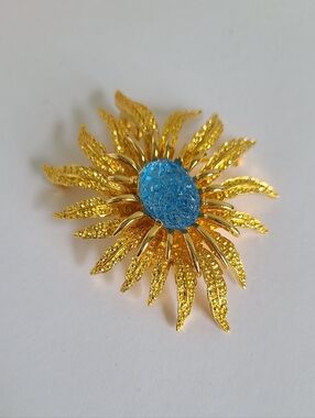 Vintage IVANA Trump Gold Aster Star Flower Blue Stone Large Statement Brooch Pin